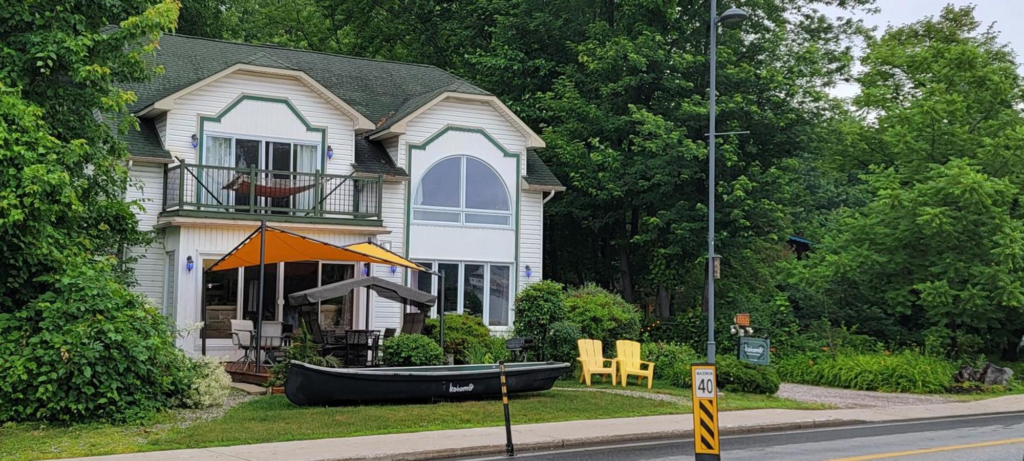 Kokomo INN Bed&Breakfast Ottawa-Gatineau's Only Tropical Riverfront B&B on the National Capital Cycling Pathway Route Verte #1 - for Adults Only - Chambre d'hôtes tropical aux berges des Outaouais BnB #17542O Extérieur photo